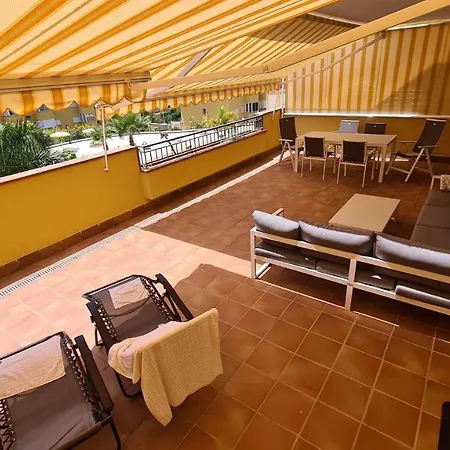 Spectacular Parking Sun Deck Apartment